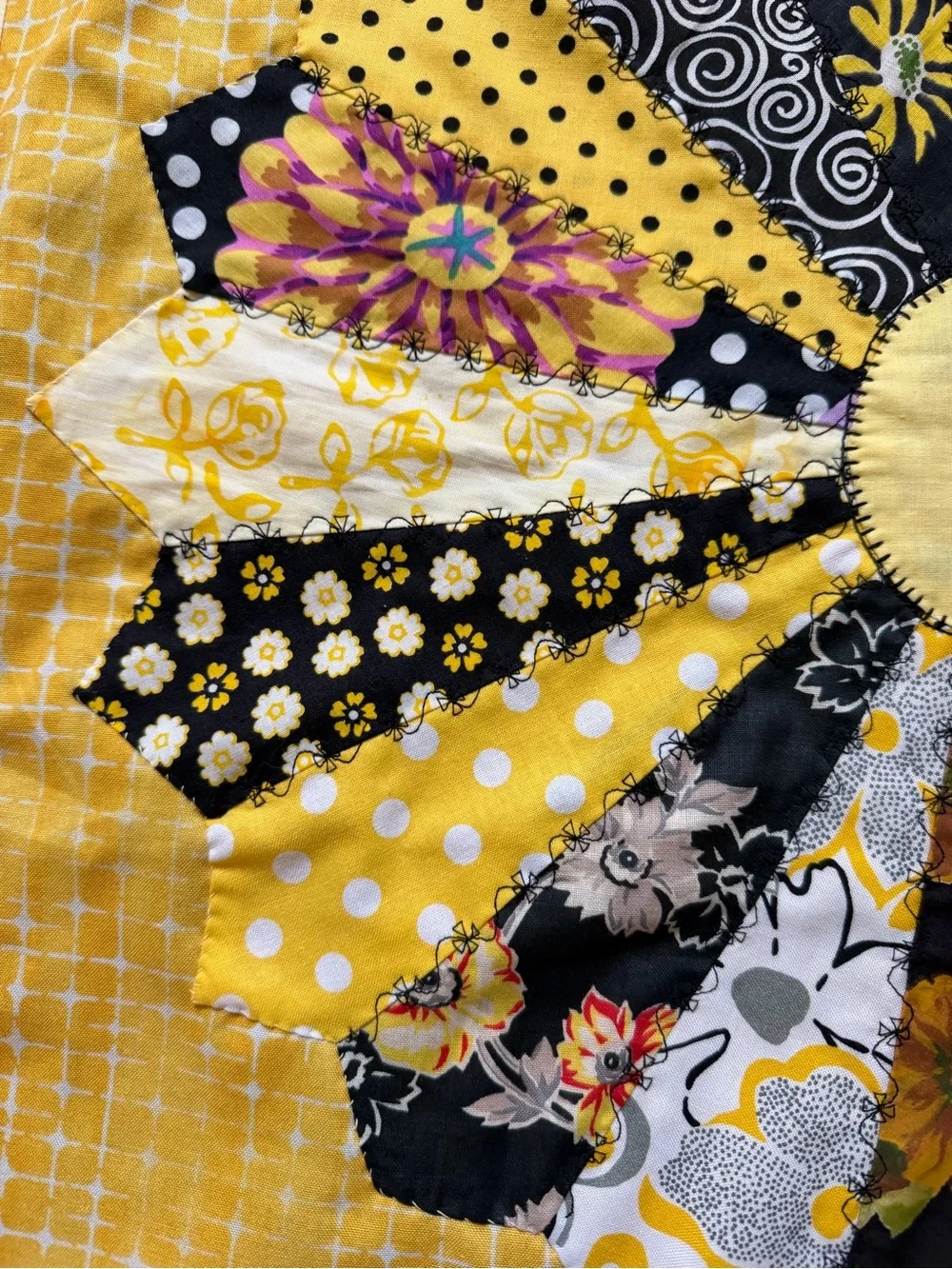 Dresden Plate Quilt Top 60” X40” + 6 Blocks + 2 Unfinished +Fabric Appliquéd